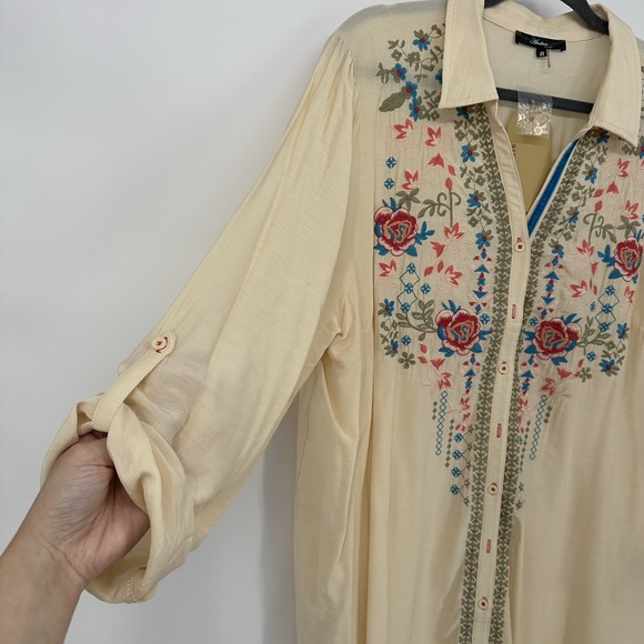 Andree by Unit Sz 2X Cream Floral Embroidered‎ Button Up Blouse Top Boho Artsy - Picture 6 of 8
